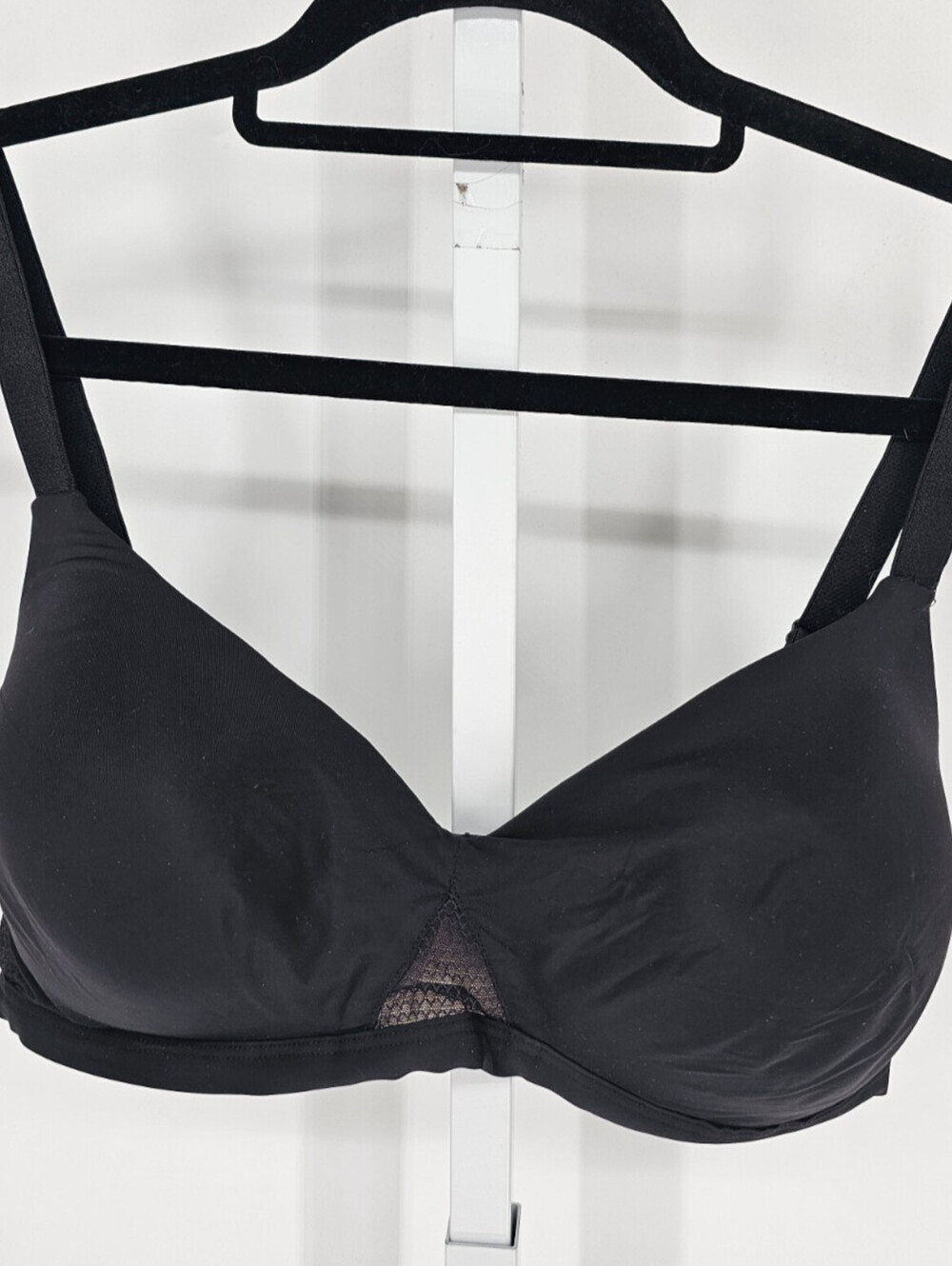 Hanes Womens Sz XL Lightly Padded T Shirt Bra Mesh Panel Solid Black